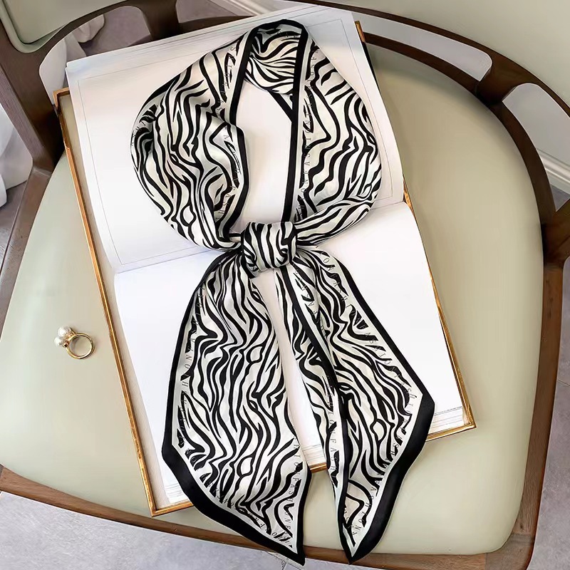 Silk Tie Striped - Foulard Quadrato di Lusso in Seta