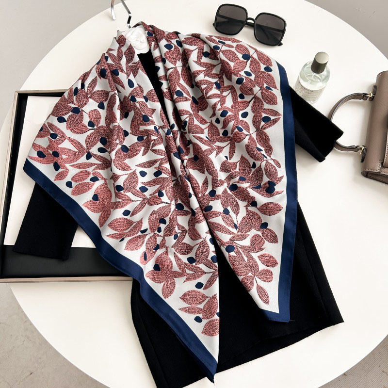 Foulard Quadrato 90cm di Alta  - Ascot Neck Scarf recensione e prezzo