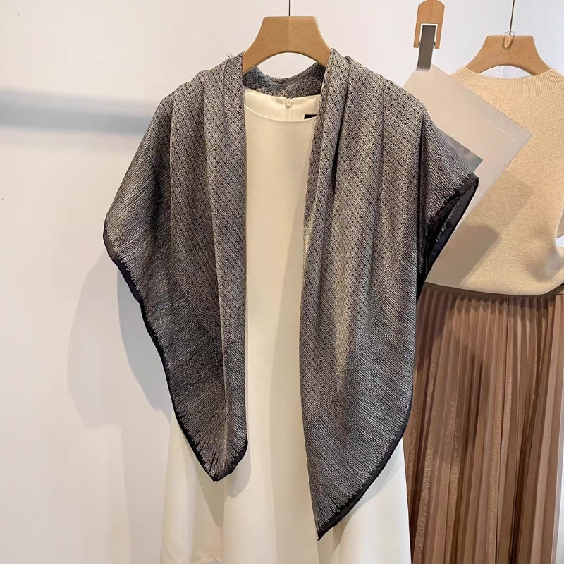 Sciarpa Oversize 110x110cm in  - Pashmina Wrap Large recensione e prezzo