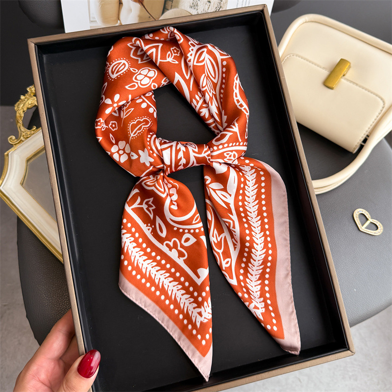 Sciarpa quadrata in seta con s - Scarf Silk Square recensione e prezzo