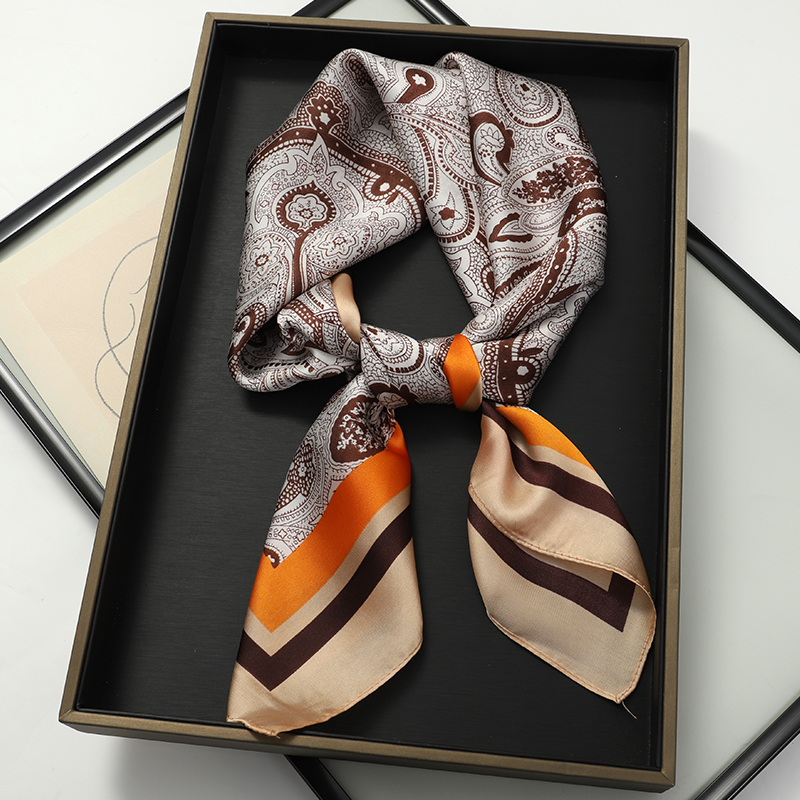 Foulard di Lusso in Seta Prima - Silk Tie Striped recensione e prezzo