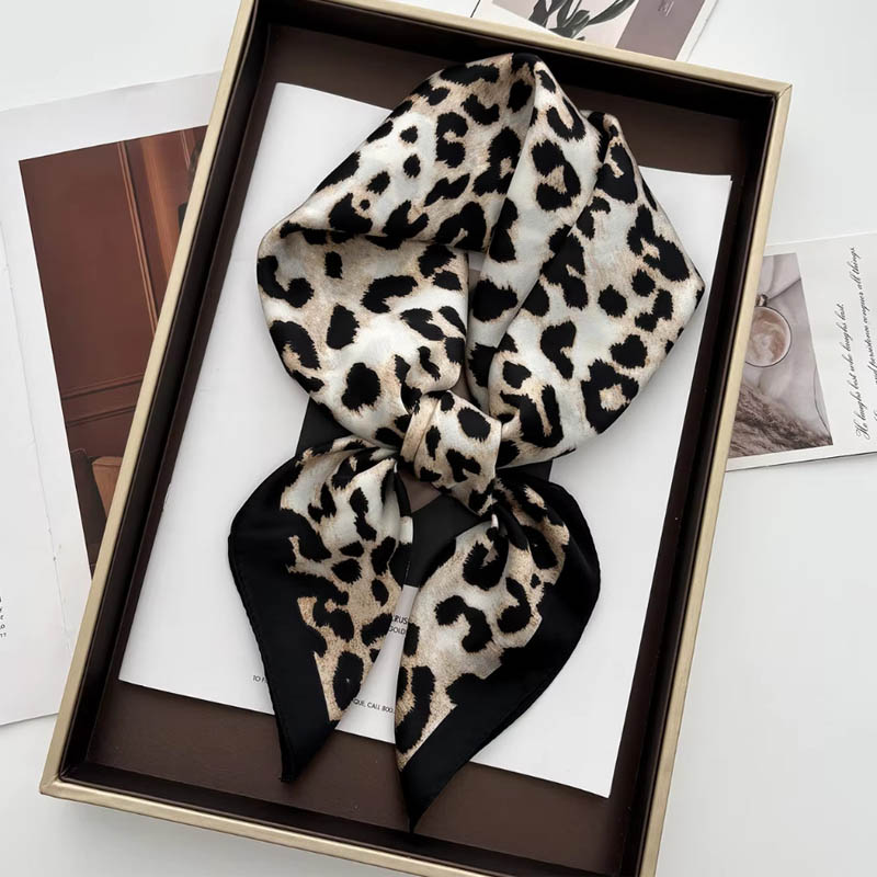 Sciarpa al collo in raso femmi - Face Scarf Mask recensione e prezzo