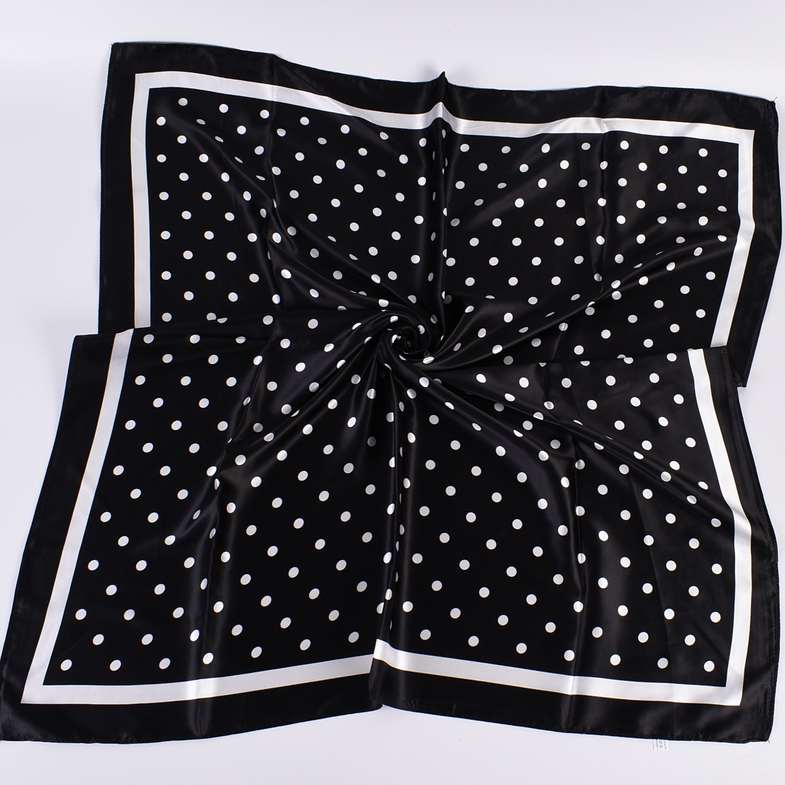 Sciarpa quadrata grande da 90  - Face Scarf Mask recensione e prezzo