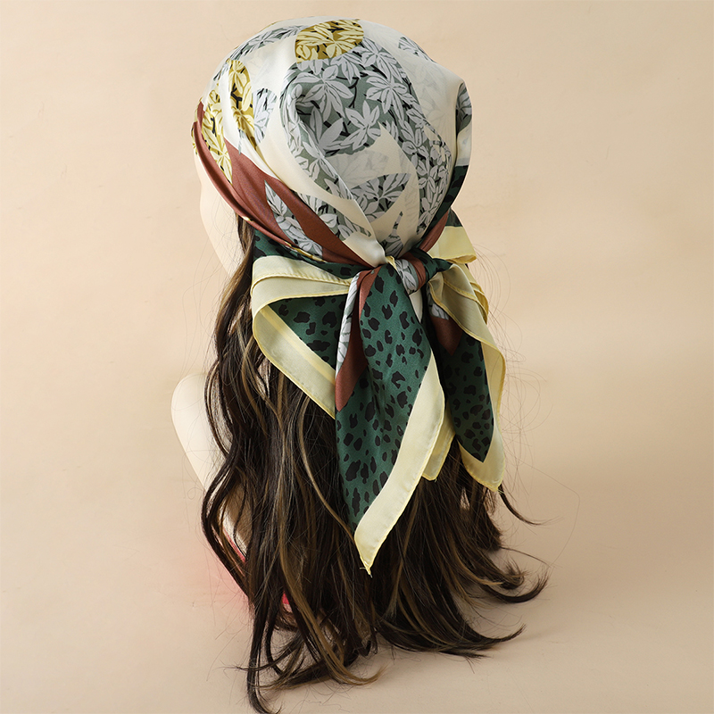 70x70 cm Sciarpa da donna Sens - Face Scarf Mask recensione e prezzo